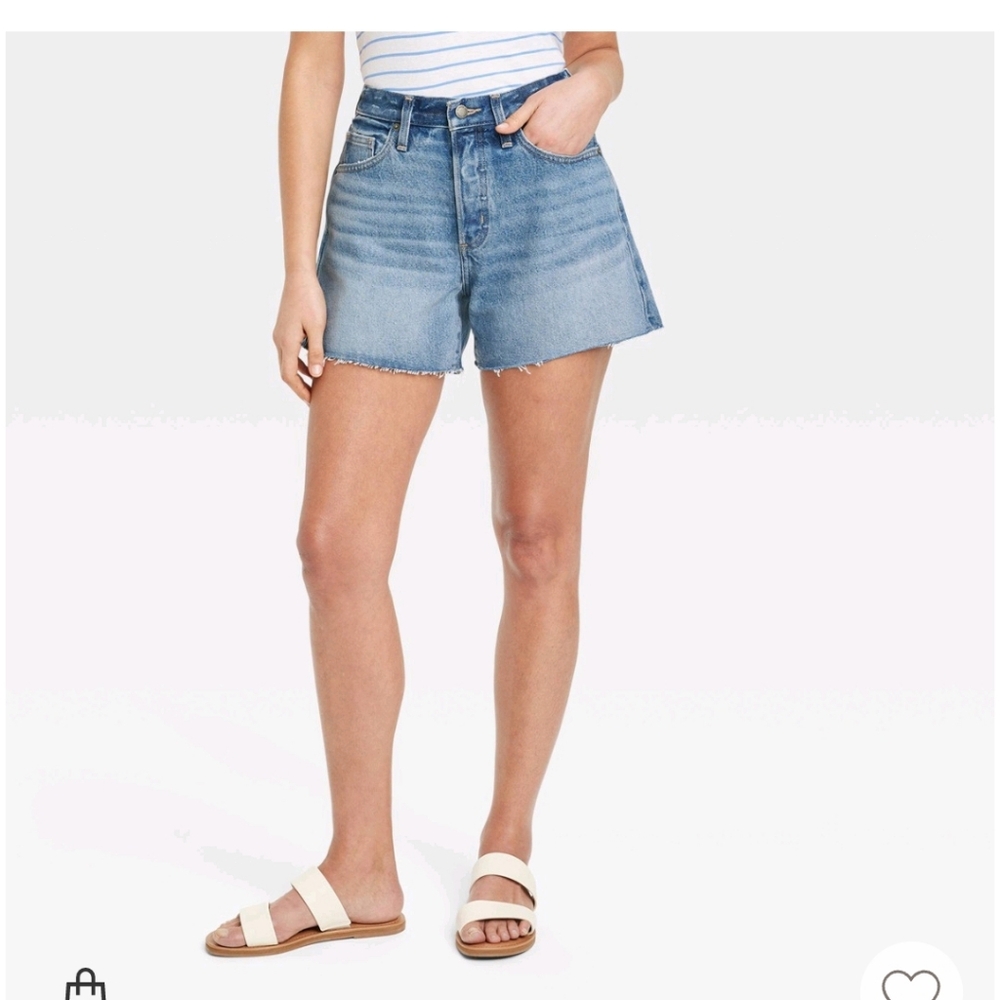 NWT Universal Thread 90s Mid-Rise Baggy Jean Shorts // Size 6